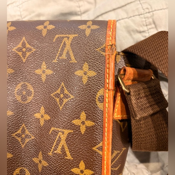 Authentic Vintage Louis Vuitton Monogram Bosphore Crossbody Bag - Picture 7 of 16